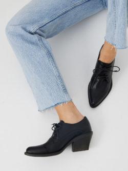 נעלי אוקספורד שחורות עם שרוכים
