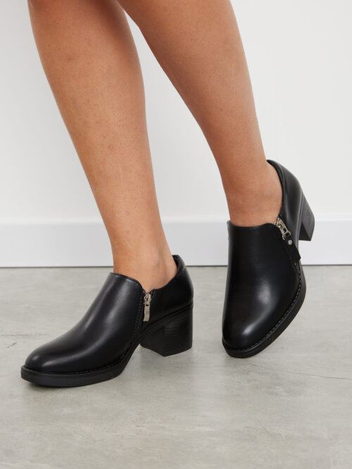 נעלי אוקספורד עקב בינוני בצבע שחור עם רוכסן בצד
