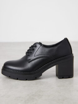 נעלי אוקספורד עם עקב בצבע שחור